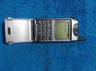 詢價出售索尼z18翻蓋手機一臺原裝機器沒拆過可以打112有需要的聯系