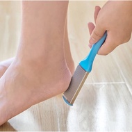 Convenient heel scrubber and foot exfoliator