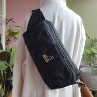 WB Waistbag Kangol Kanguru Hitam