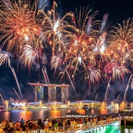 KEMBANG API ROMAN CANDLE 8 SHOOT AIR MANCUR MERCON 8080 FIREWORKS