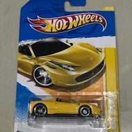 Hot Wheels Ferrari 458 Spider (Yellow)
