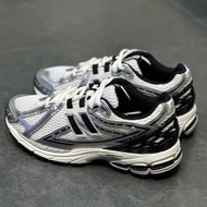 New Balance NB 1906R Low cut Silver Black 1