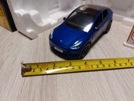 【超大部-Tesla Model Y】《可發聲，著燈》[另有紅色，白色，黑色，紫色，灰色版本可供選擇]全新1：24 藍色特斯拉"Model Y"合金模型回力電動玩具跑車 blue color Tesl