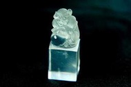 [Disk水晶][祥獅獻瑞]乳白水晶祥獅踩寶珠雕刻方印材AL09