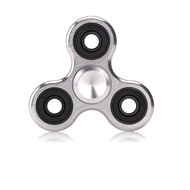 Con Quay Magix™ Tri-Wing Spinner 3 Cánh Kim Loại