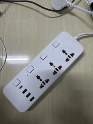 White Universal Power Strip with USB & type-c Ports 插頭拖板
