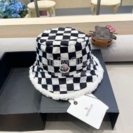 🎁配包裝 Moncler 秋冬新款棋盤格子 雙面漁夫帽 保暖百搭 白色