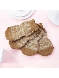 4入組狗貓襪,適用於保護硬木地板、寵物爪子和家具,並具備防滑底部設計的寵物襪