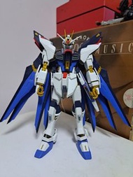 高達模型 mg  自由高達 素組