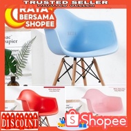 [READY STOCK] Curvy Eames Chair with PP Material & Solid Wood Leg Modern Style (L46 x W46 x H80cm) E