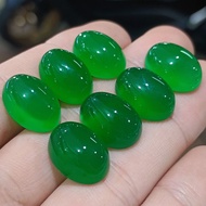 Green Chalcedonynatural 18 x 13 mm