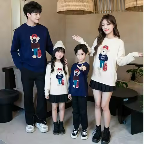 Mom andFather Mother and Son Daughter Bear Christmas Jumper Dad Children Knitwear Baby Romper Family