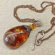 琥珀色 寶石 半 寶石 Amber and resin necklace / Orgone EMF protection / Orgonite necklace