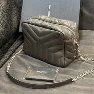 🈶購證 #99新閒置 #八萬入手 Ysl大象灰銀扣斜挎相機包