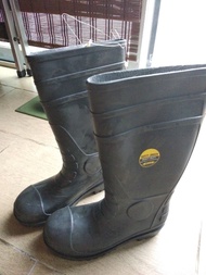 Safety jogger boots 水鞋 size 37
