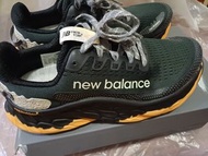 New Balance Fresh Foam More Trail V3 跑鞋