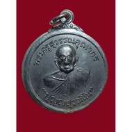 Phra khru Suwannakunakorn(Luang Phor Suwan)， 是 CK Onn Wat Sg.Padi 的恩师，Wat PraChumChonlathara, Pattan