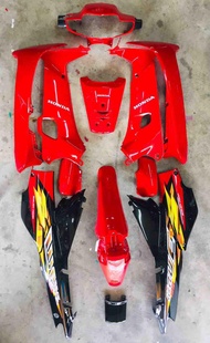 ชุดสีเวฟ100 แดง-ท้ายดำ ติดลาย 2004 (WAVE100-110รุ่น2ตา) พร้อมแปะลายเคลือบเงาแท้ ABS เกรดA ดิสหน้า