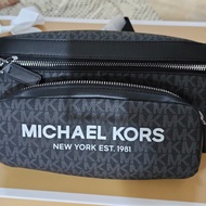Tas Slempang Pria Michael Kors