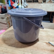3 gallon plastic yutaka bucket
