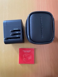 Universal Travel Adapter 4 USB Charger 萬能旅行轉插 4 USB 充電器