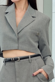 GENETHREADS เสื้อเบลเซอร์ครอป ทรงโอเวอร์ไซซ์ รุ่น Juno (พร้อมส่งภายใน 3 วันหลังทำการสั่งซื้อ)