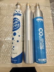 梳打水樽360g 食品級二氧化碳 充氣加氣樽 梳打水 氣泡水 CO2氣瓶 加氣碳酸飲料（包裝隨機）
soda water seltzer machine carbon dioxide refillab