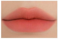 3CE BLUR WATER TINT(4.6g) soft lip with less smear with a blurry finish (#CASUAL AFFAIR) with sun cr