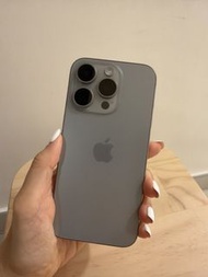 Apple iPhone 15 Pro 256 GB Natural Titanium 原色鈦金屬 連原裝盒 連全新原裝叉電線 無壞 新淨 無維修過 底面無花 無凹
