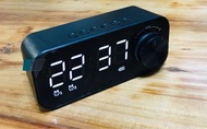 立體聲藍芽喇叭（時鐘/鬧鐘功能）Stereo Bluetooth speaker (clock/alarm function)