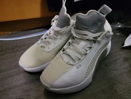 Air Jordan 35 low Triple White (Us 9)