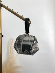 【日本直送 名牌中古包】Salvatore Ferragamo 手提包 灰色 Gancini 尼龍 單提把 vintage cr22rg