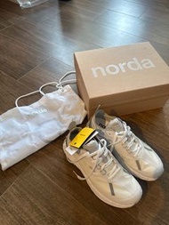 Norda 001 白色鞋