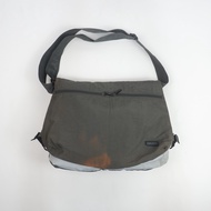 DKNY Casual Shoulder Messenger Bag Lightweight Daily Crossbody Bag 15L Preloved