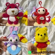 新產品推出🥰 支持手工藝品！手織公仔掛飾❣️全部各有現貨一隻 手織#stellalou#winniethepooh#lotso#勞蘇#telebubbies #天線寶寶  ————————-—————