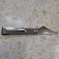 2 in 1 kitchen tweezer and feather plucking knife