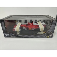 [Ready Stock] 1: 18 HOT WHEELS Ferrari F2002 Racing Model Alloy Material Limited 2,000 Pieces Clear 