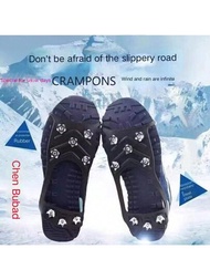 1對戶外8齒冰爪防滑鞋套,如雪靴般輕巧的冰爪可以保護男女老人在冰雪上的行走,耐用的鋼釘適用於遠足、旅行和在冰上行走以保持安全