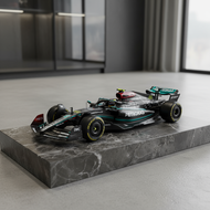 Bburago 1:43 Mercedes-AMG F1 W15 2024 #44 Hamilton Russell Diecast Alloy Model Car Collectible Toy  