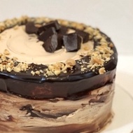 [PINE GARDEN] Chocolate Peanut Butter Caramel Crunch Cake