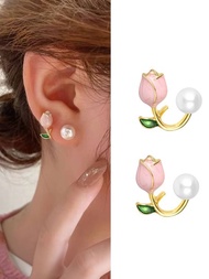 一對粉色鬱金香花與珍珠耳環，可雙面佩戴，適合女性配戴，優雅