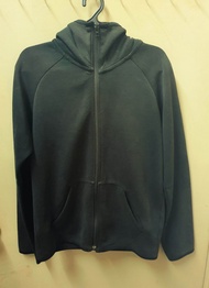 sweater hoodie vintage UNIQLO black colour 👉 saiz M