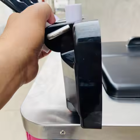 Commercial soft serve Ice cream machine electric 22-28L/H R410 2+1 flavors sweet cone ice cream make