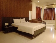 HOTEL GRAND BEE Residency