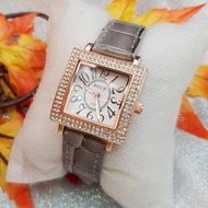 นาฬิกาข้อมือผู้หญิง Bolun แบรนด์แท้ รุ่น เหลี่ยมเล็ก แต่งขอบเพชร หรูหรา ( แถมฟรี !! กล่องกระดาษ )
