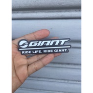 Giant Ref magnet / sticker (bike)