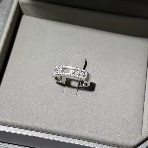 925 sterling silver gold-plated classic three diamond belt ring. Mobile diamonds