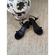 5-inch high heels with pretty bows