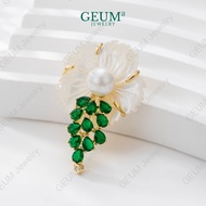 Premium Korean Brooch with Luxurious Pearl Flower Motif, Elegant Hijab, Kebaya, Suit - GE01B004