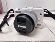 Canon EOS M100 White 連15-45mm鏡頭&amp;兩塊電池